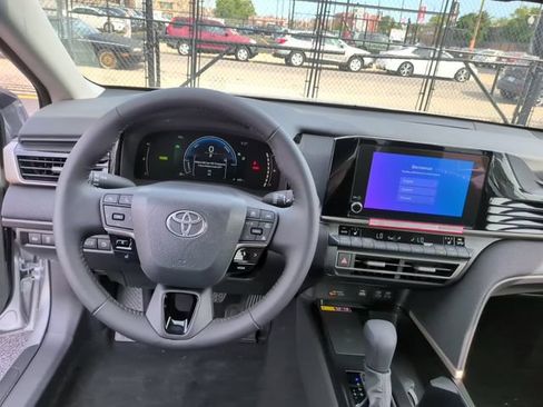 Used 2026 Toyota Camry LE w/ Convenience Package AWD/4WD image 23
