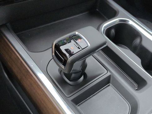 Certified 2026 Chevrolet Silverado 1500 High Country w/ Technology Package image 15