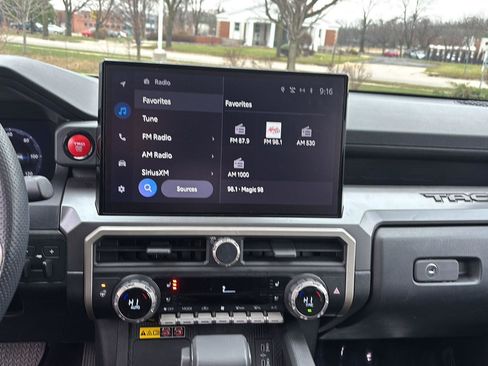 Used 2024 Toyota Tacoma TRD Off-Road w/ TRD Off Road Premium Package image 32