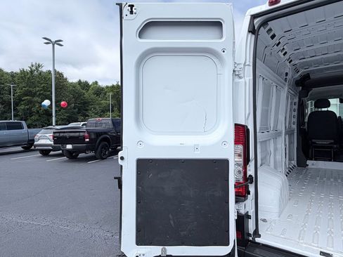 Used 2026 RAM ProMaster 2500 w/ Convenience Group FWD image 30