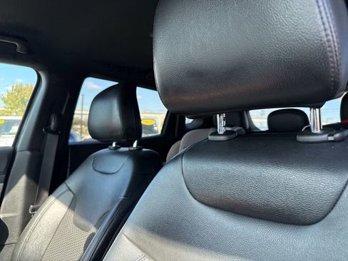 Certified 2024 Jeep Compass Latitude image 42