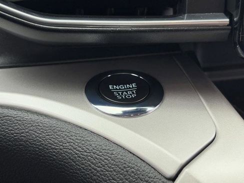 Certified 2022 Ford Explorer XLT w/ Equipment Group 202A image 18