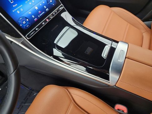 Certified 2024 Mercedes-Benz GLC 300 image 11