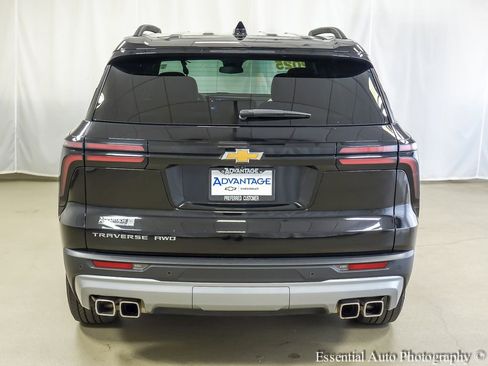 Used 2025 Chevrolet Traverse LT AWD/4WD image 6