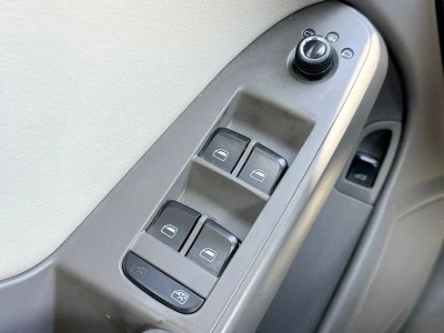 Used 2010 Audi A4 2.0T Premium Plus image 24