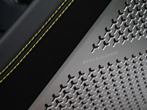 Used 2022 Lamborghini Urus image 17