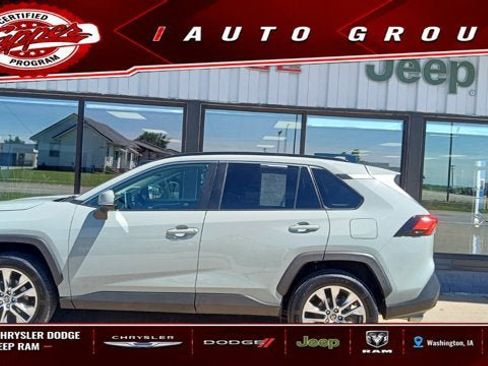 Used 2021 Toyota RAV4 XLE Premium AWD/4WD image 2