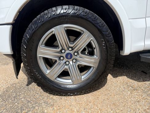Used 2018 Ford F150 Lariat RWD image 12