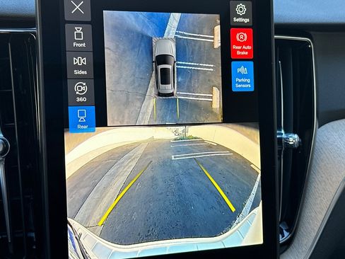 New 2026 Volvo XC60 T8 Plus w/ Climate Package AWD/4WD image 16