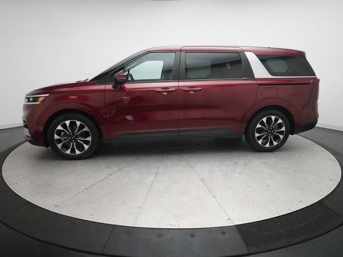 Used 2024 Kia Carnival EX FWD image 25
