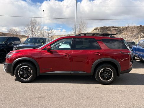 Certified 2025 Nissan Pathfinder Rock Creek AWD/4WD image 2