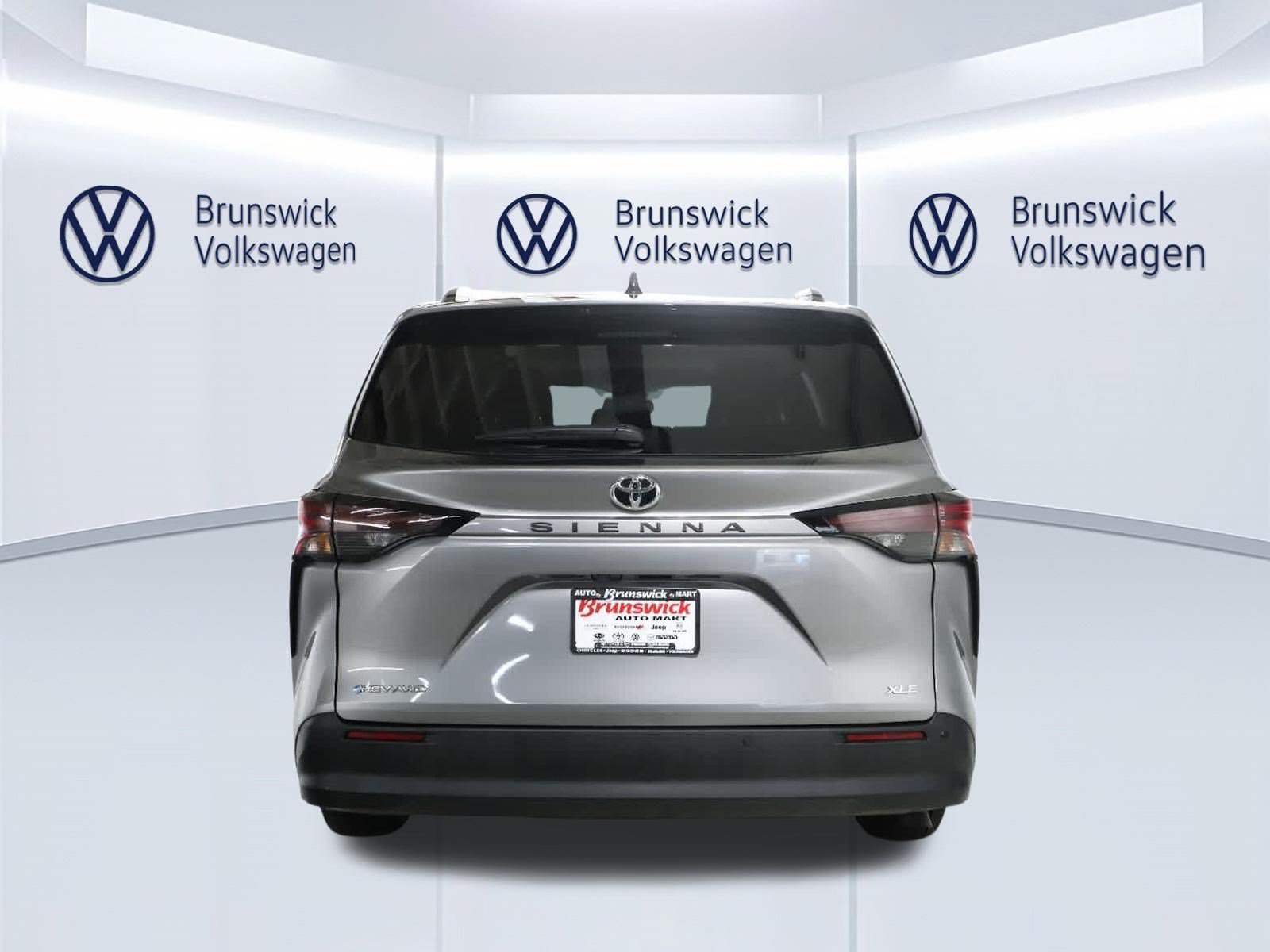 Used 2026 Toyota Sienna XLE AWD/4WD image 41
