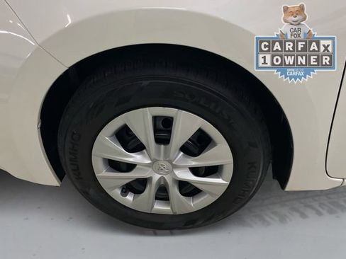 Used 2016 Toyota Corolla LE FWD image 18
