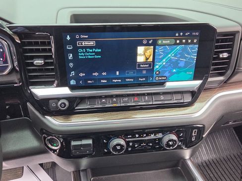 Used 2025 Chevrolet Silverado 1500 LT Trail Boss w/ Convenience Package II image 17