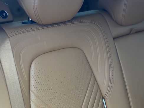 Used 2021 Aston Martin DBX image 32