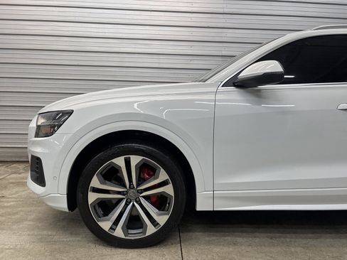 Used 2019 Audi Q8 Prestige w/ Luxury Package image 4
