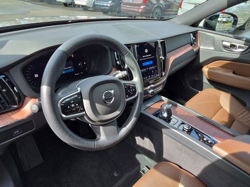 Used 2023 Volvo XC60 B5 Plus w/ Climate Package image 7