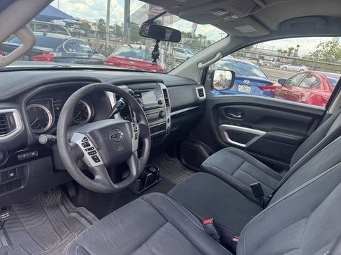 Used 2017 Nissan Titan SV RWD image 10