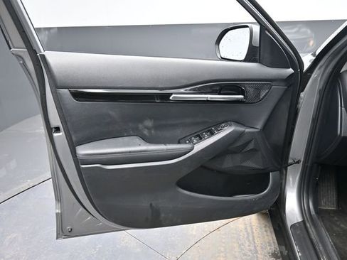 Used 2025 Kia Seltos S image 16