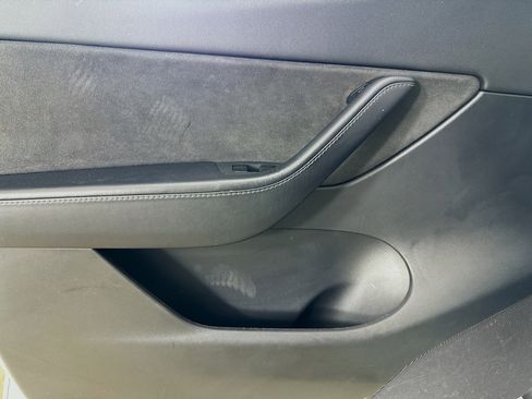 Used 2021 Tesla Model Y 2WD image 18