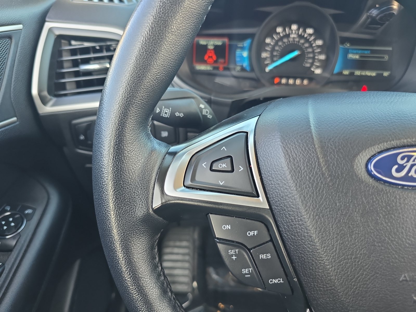 Used 2024 Ford Edge SEL AWD/4WD image 21