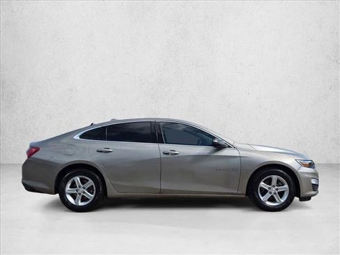 Used 2022 Chevrolet Malibu LT FWD image 4