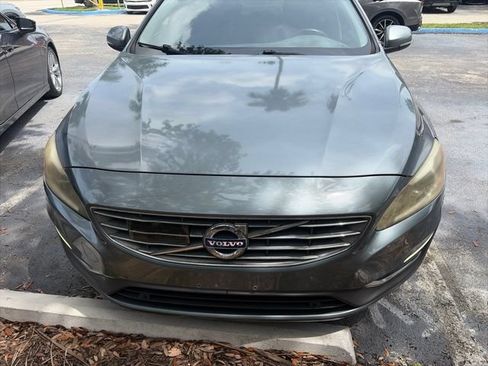 Used 2016 Volvo S60 T5 Inscription Platinum FWD image 2