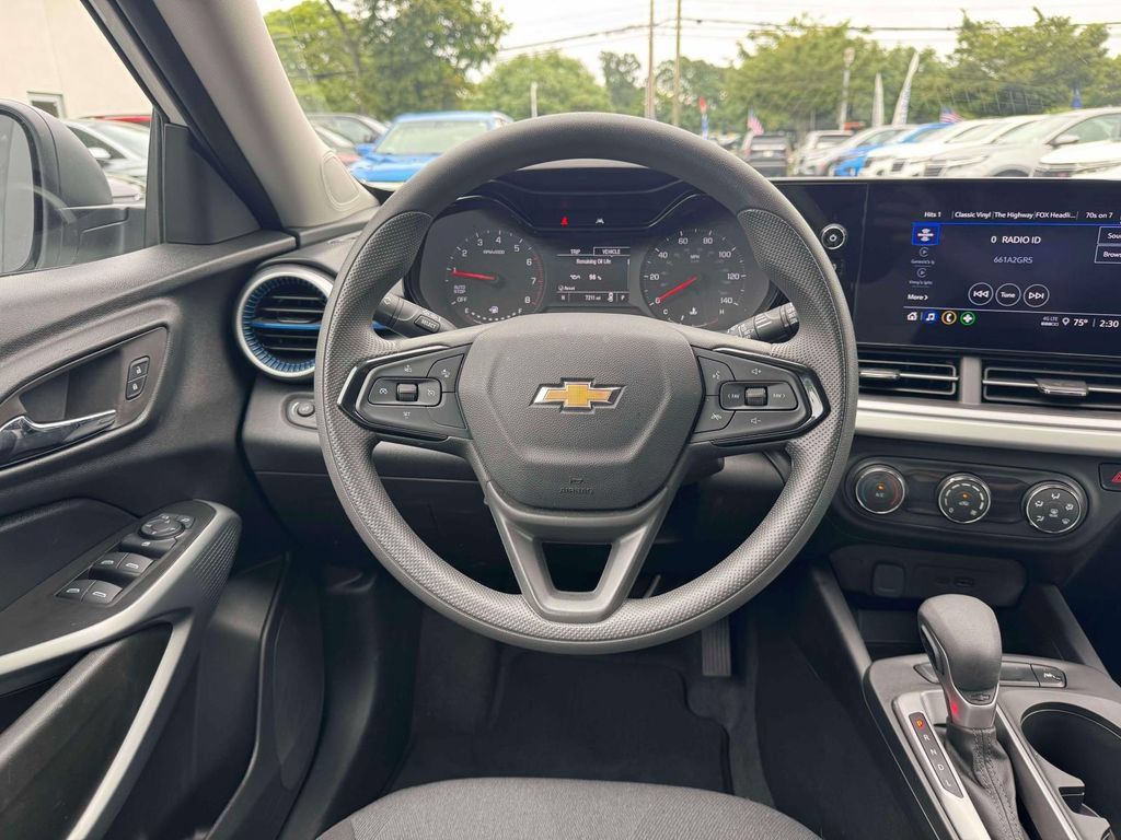 Used 2026 Chevrolet Trax LS FWD image 21