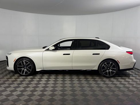 Used 2023 BMW 740i w/ Executive Package RWD image 9