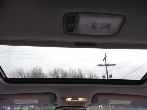 Used 2003 Toyota Avalon XLS image 18