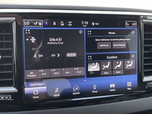 Used 2024 Chrysler Pacifica Touring-L FWD image 25