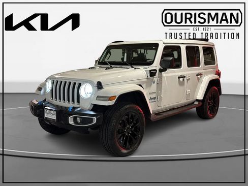 Used 2022 Jeep Wrangler Unlimited Sahara AWD/4WD image 2