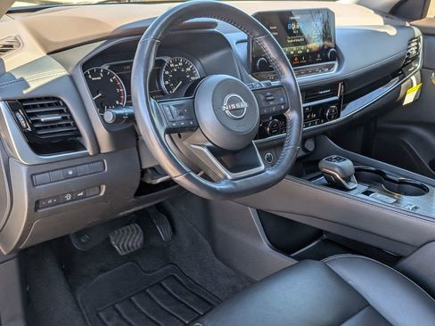 Used 2023 Nissan Rogue SL w/ SL Premium Package image 29