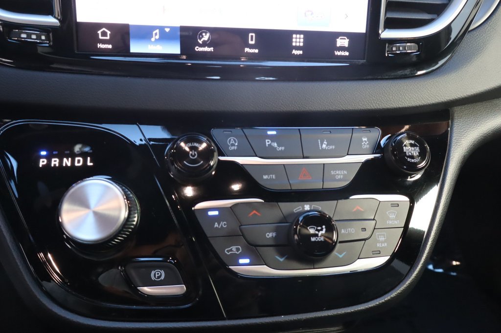 Used 2026 Chrysler Pacifica Select FWD image 27