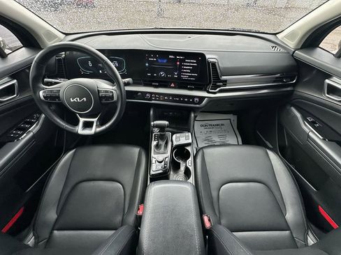 Used 2025 Kia Sportage EX FWD image 21