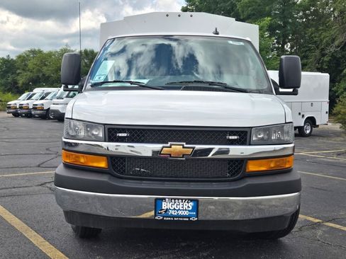 New 2025 Chevrolet Express 3500 w/ Power Convenience Package image 2