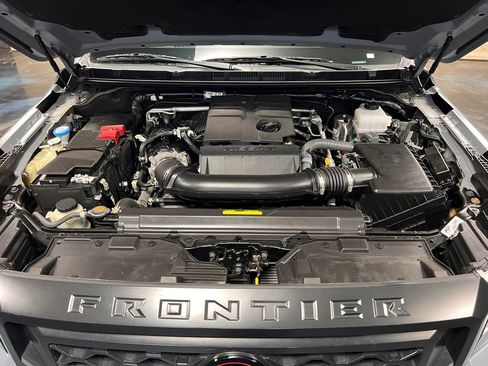 Used 2024 Nissan Frontier PRO-4X w/ Off-Road Protection Package image 18