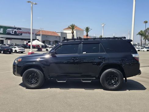 Used 2023 Toyota 4Runner TRD Off-Road AWD/4WD image 2
