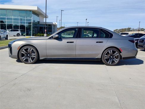 Certified 2023 BMW 740i 740i w/ Executive Package image 3