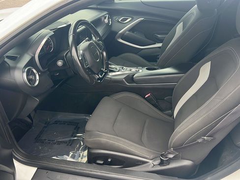 Used 2016 Chevrolet Camaro LT image 10