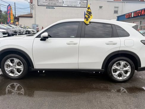 Used 2023 Honda HR-V LX image 10