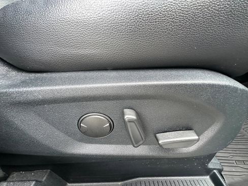 Used 2020 Ford Edge Titanium AWD/4WD image 19