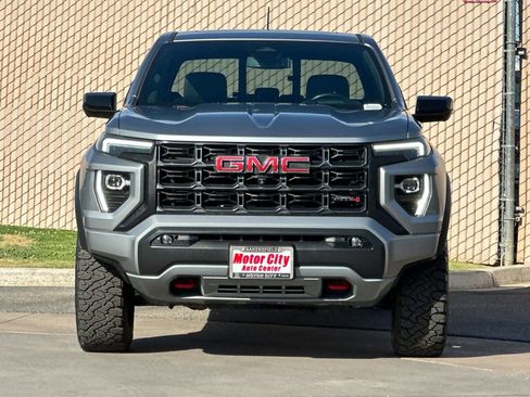 Certified 2023 GMC Canyon AT4 w/ AT4 Premium Package AWD/4WD image 9
