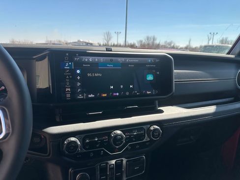 Used 2024 Jeep Wrangler Sahara w/ Technology Group image 16