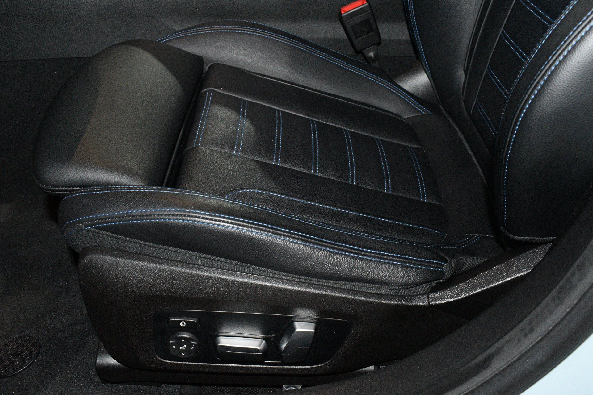 Used 2023 BMW M340i xDrive AWD/4WD image 13
