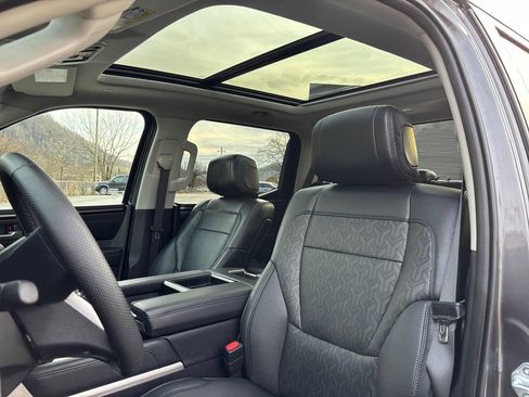 Used 2024 Toyota Tundra Limited image 9