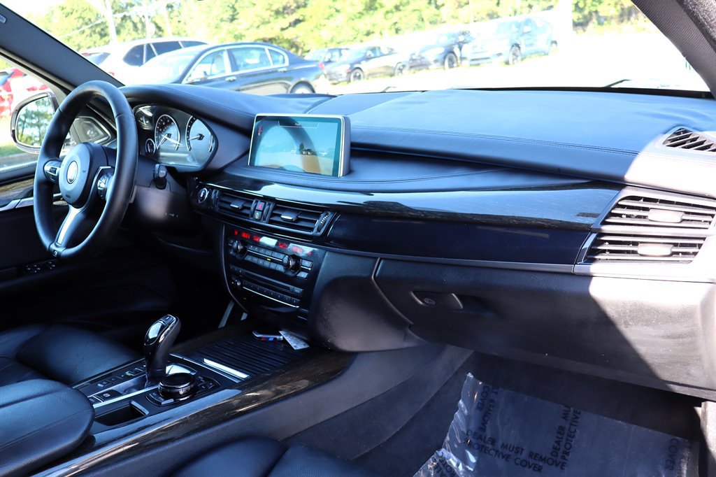 Used 2015 BMW X5 xDrive50i AWD/4WD image 18