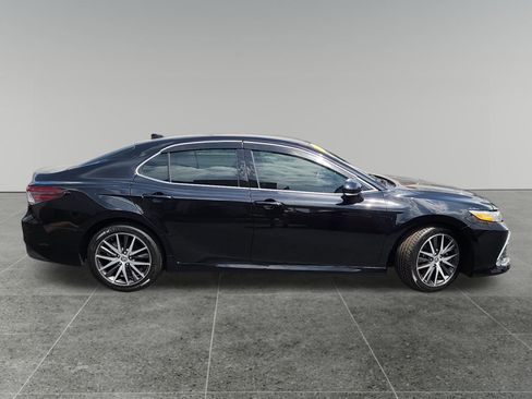 Certified 2022 Toyota Camry XLE FWD image 8