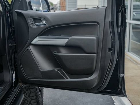 Used 2018 Chevrolet Colorado ZR2 w/ ZR2 Midnight Special Edition AWD/4WD image 35