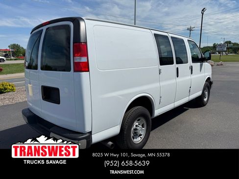 Used 2021 Chevrolet Express 2500 w/ Driver Convenience Package RWD image 14